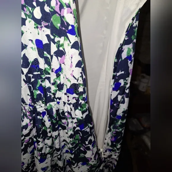 A Banana Republic SL Jaden Floral V-neck sleeveless maxi dress.