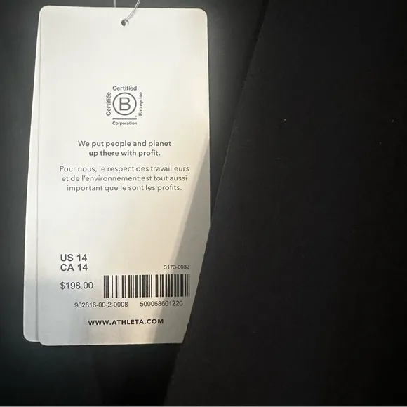 Athleta Avenue Blazer Size 14 Black Jacket with pockets Brand New Business Work