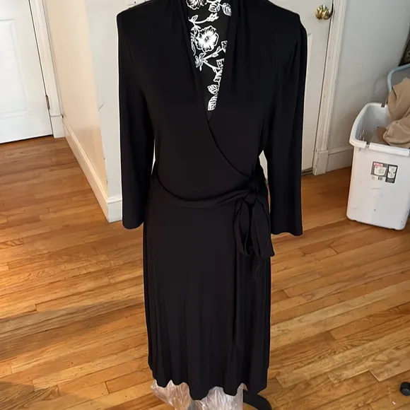 BANANA REPUBLIC size large black faux wrap long sleeve midi dress