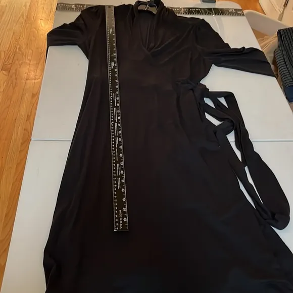 BANANA REPUBLIC size large black faux wrap long sleeve midi dress