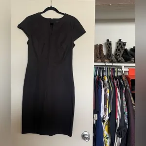 Banana Republic Stretch V-neck Cap-sleeve Detailed Black Dress sz 8 NWT