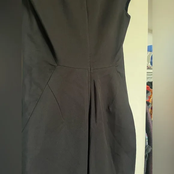 Banana Republic Stretch V-neck Cap-sleeve Detailed Black Dress sz 8 NWT