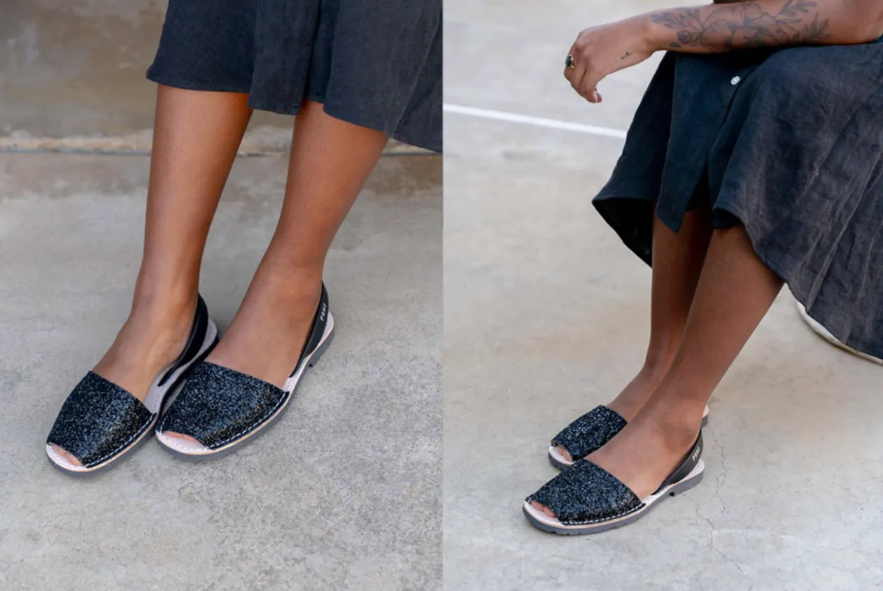 Black Glitter Pons