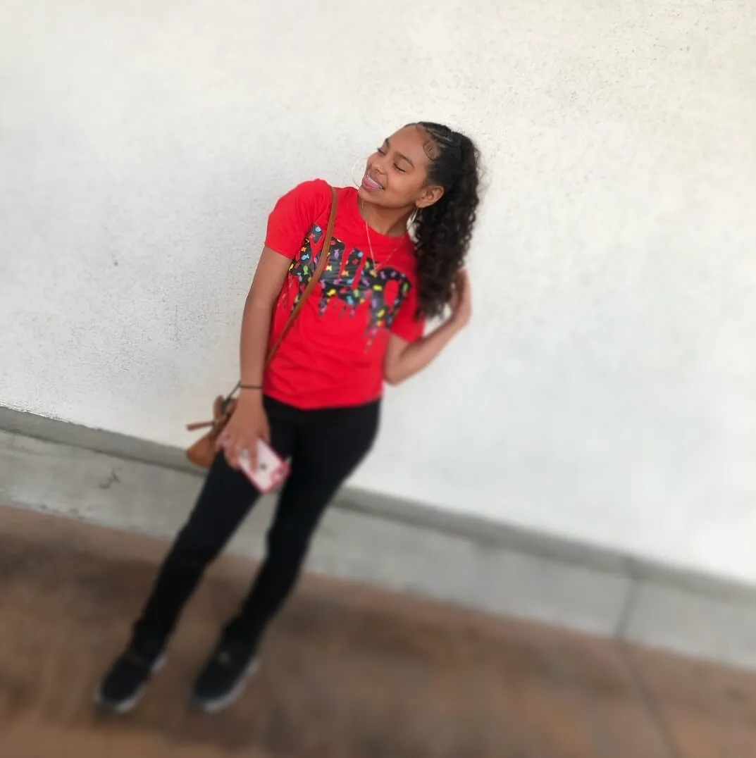 Black Goldfish Sauce | Red Tee
