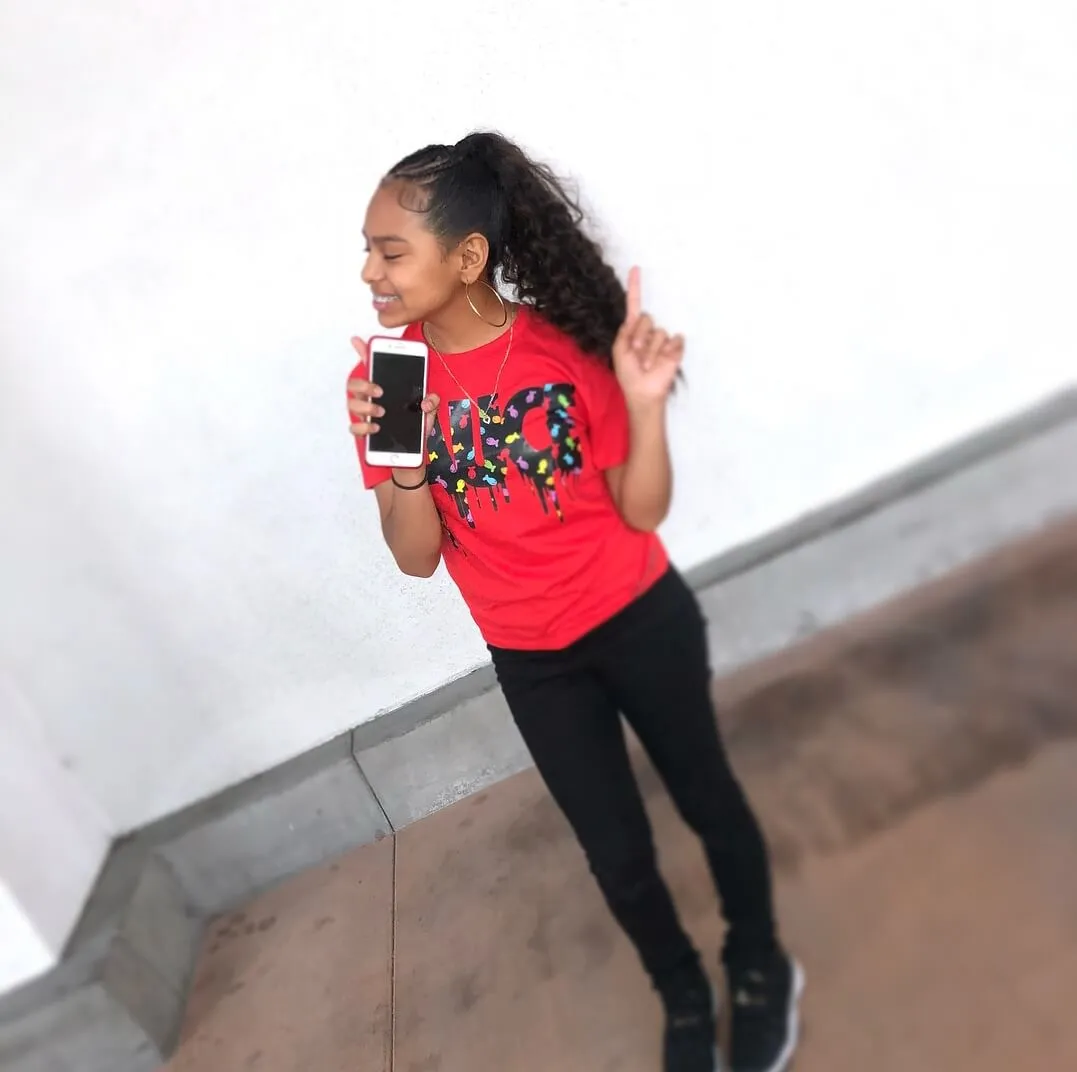 Black Goldfish Sauce | Red Tee