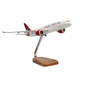 Boeing 787-9 Virgin Atlantic Birthday Girl Large Mahogany Model