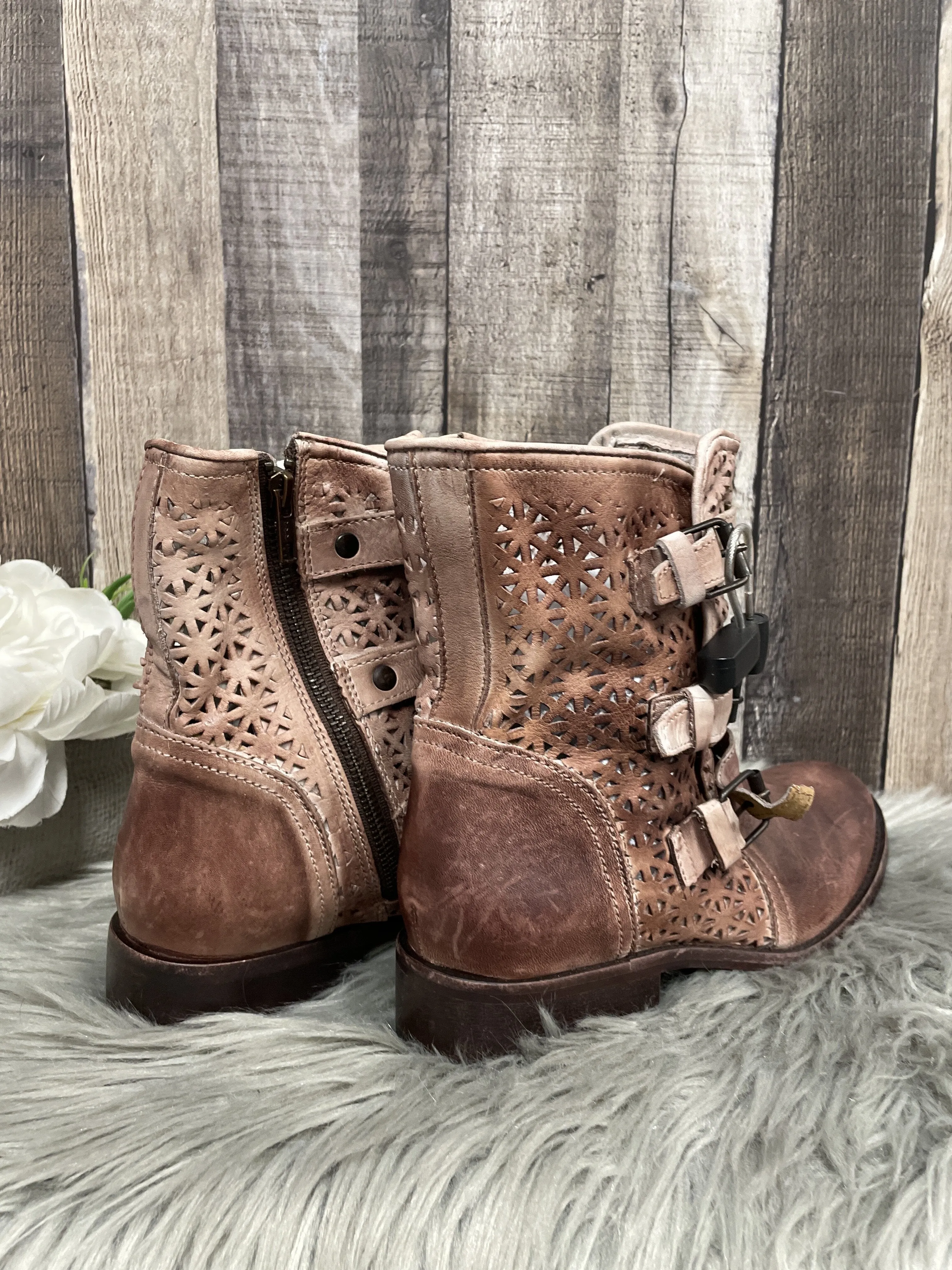 Boots Ankle Flats By Sbicca  Size: 8.5