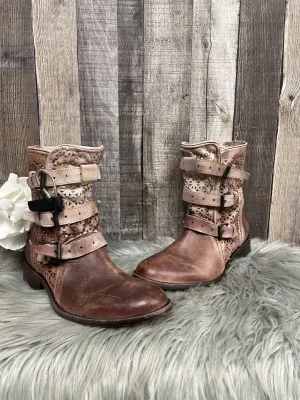 Boots Ankle Flats By Sbicca  Size: 8.5