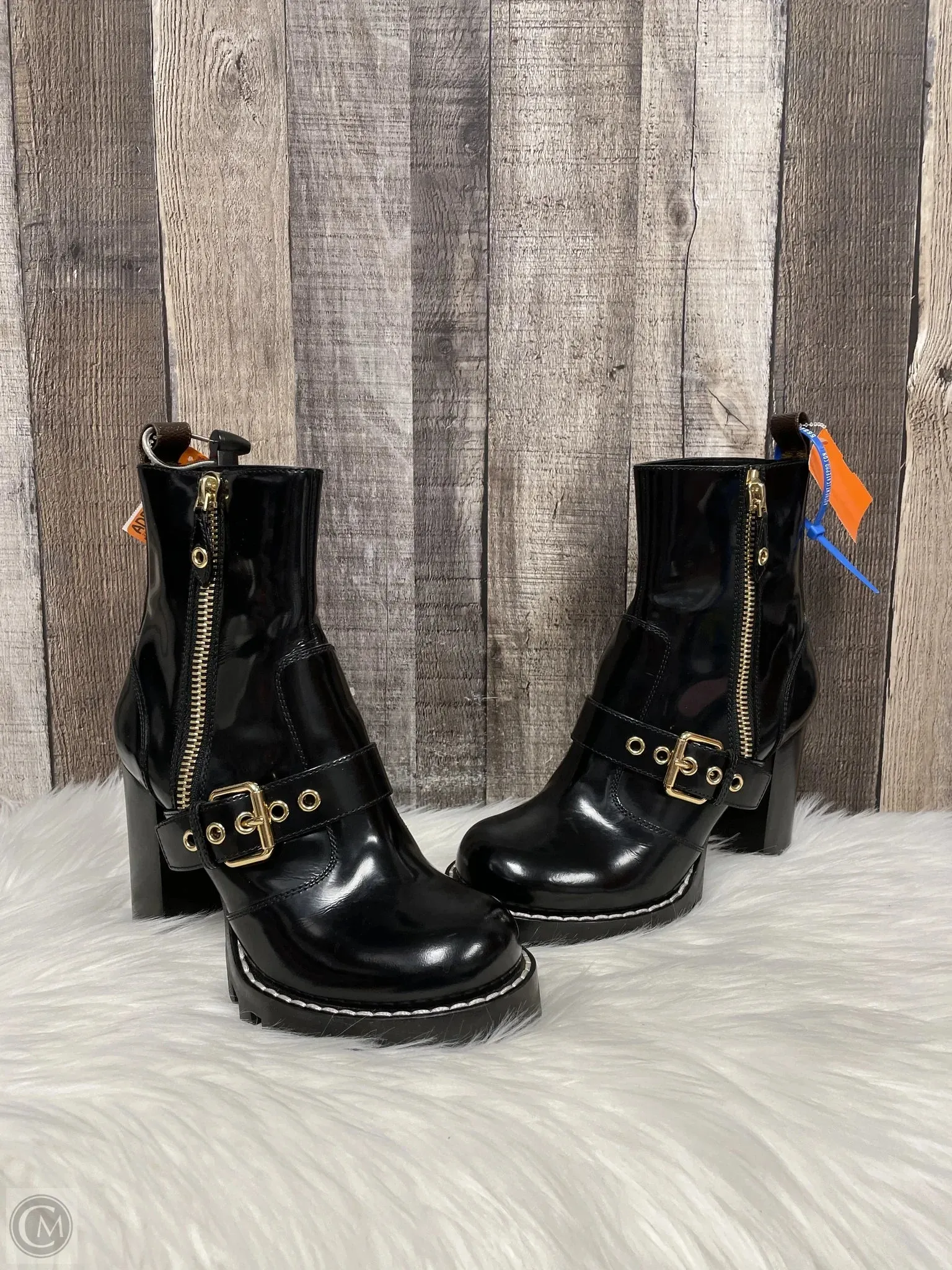 Boots Luxury Designer By Louis Vuitton In Black, Size: 8