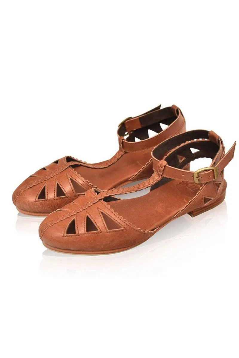 Bounty T-strap Leather Sandals in Vintage Camel