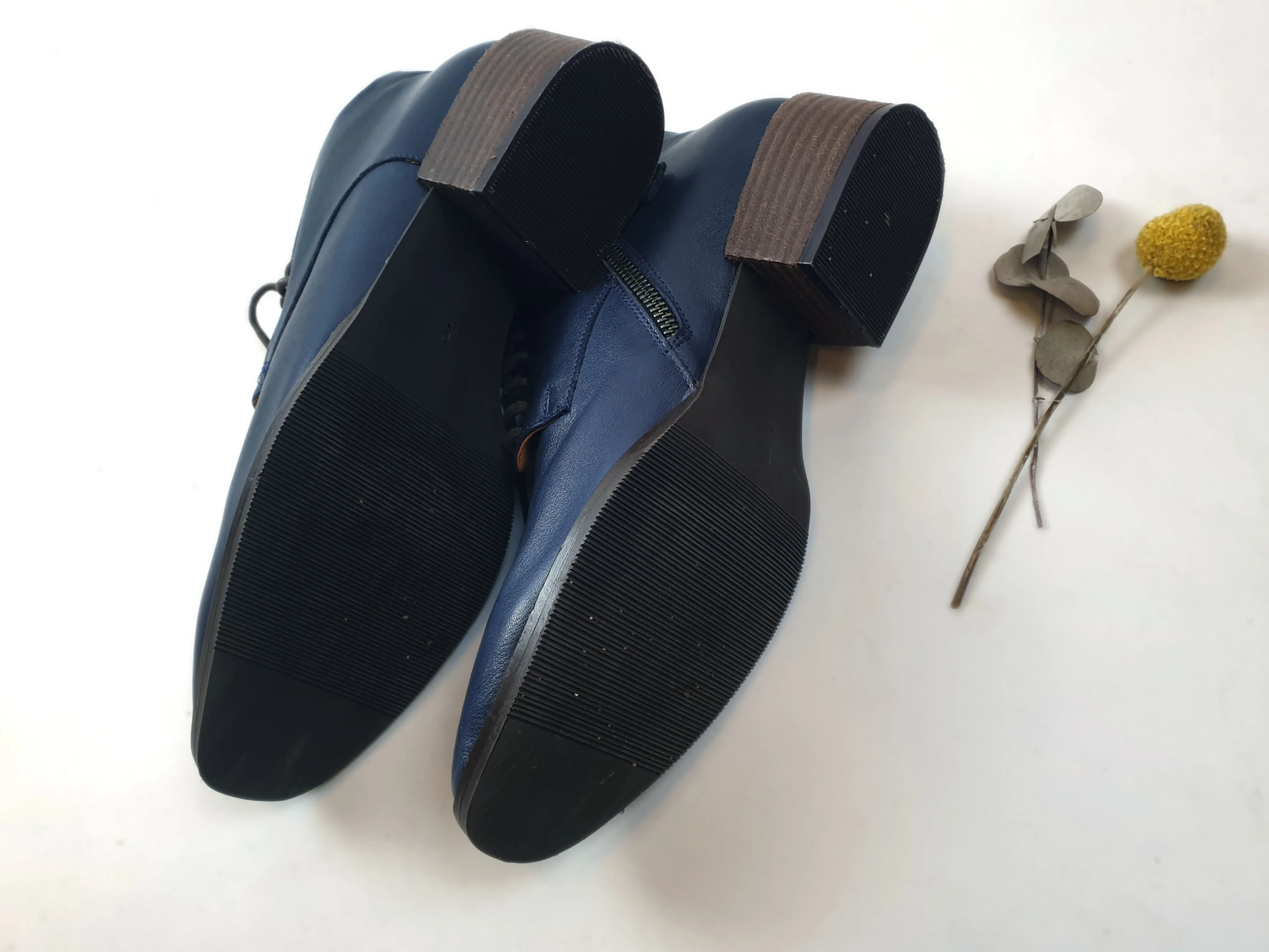 Bueno soft navy leather lace up boots size 40