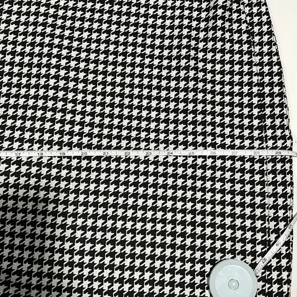 Cabi - 6, black and white houndstooth midi skirt, a line