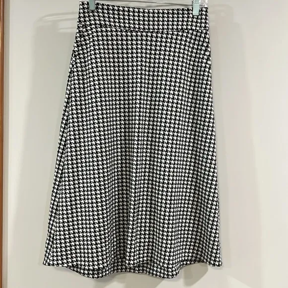 Cabi - 6, black and white houndstooth midi skirt, a line