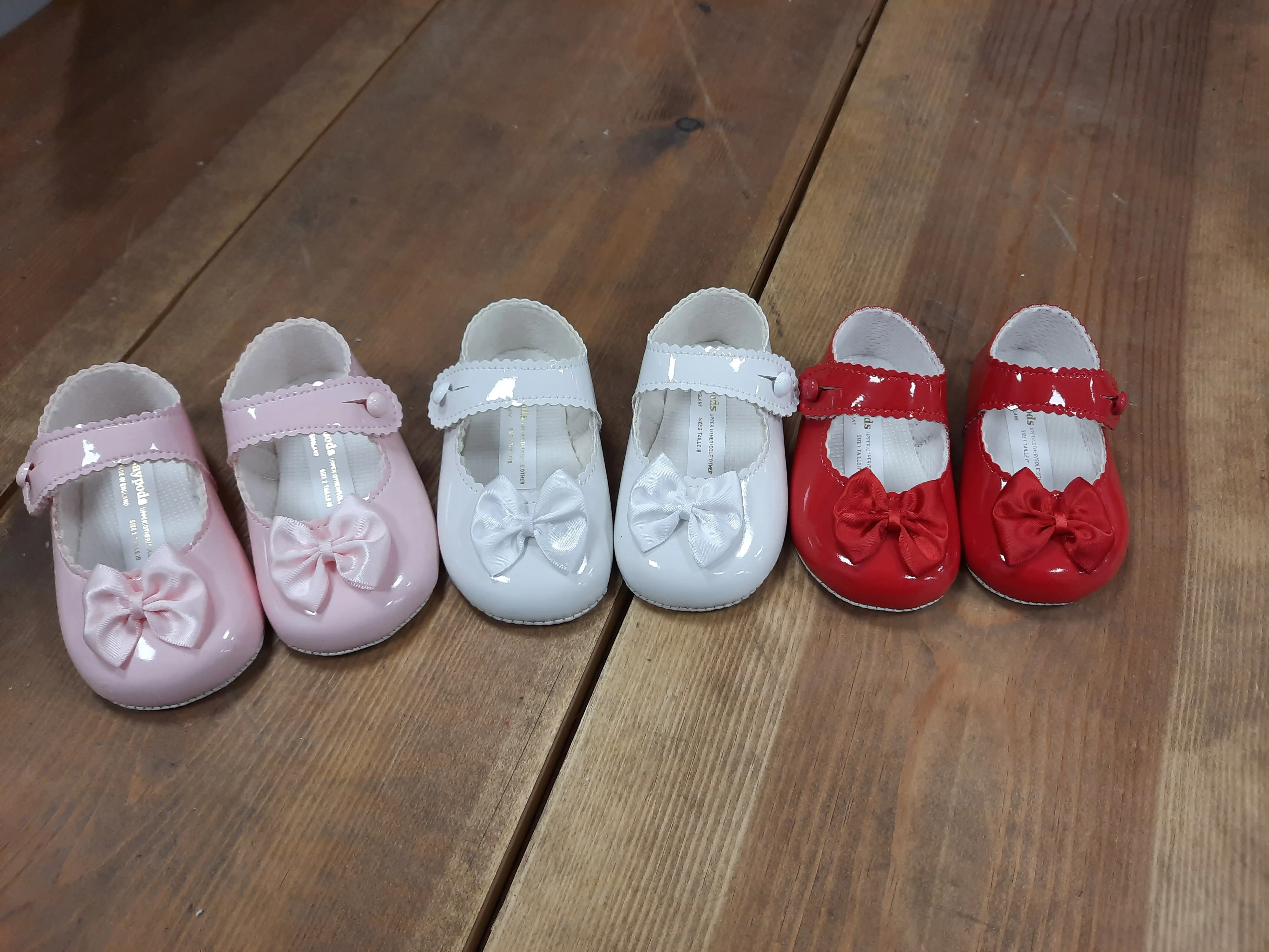 “Candy” Soft Sole Small Bow Shoes