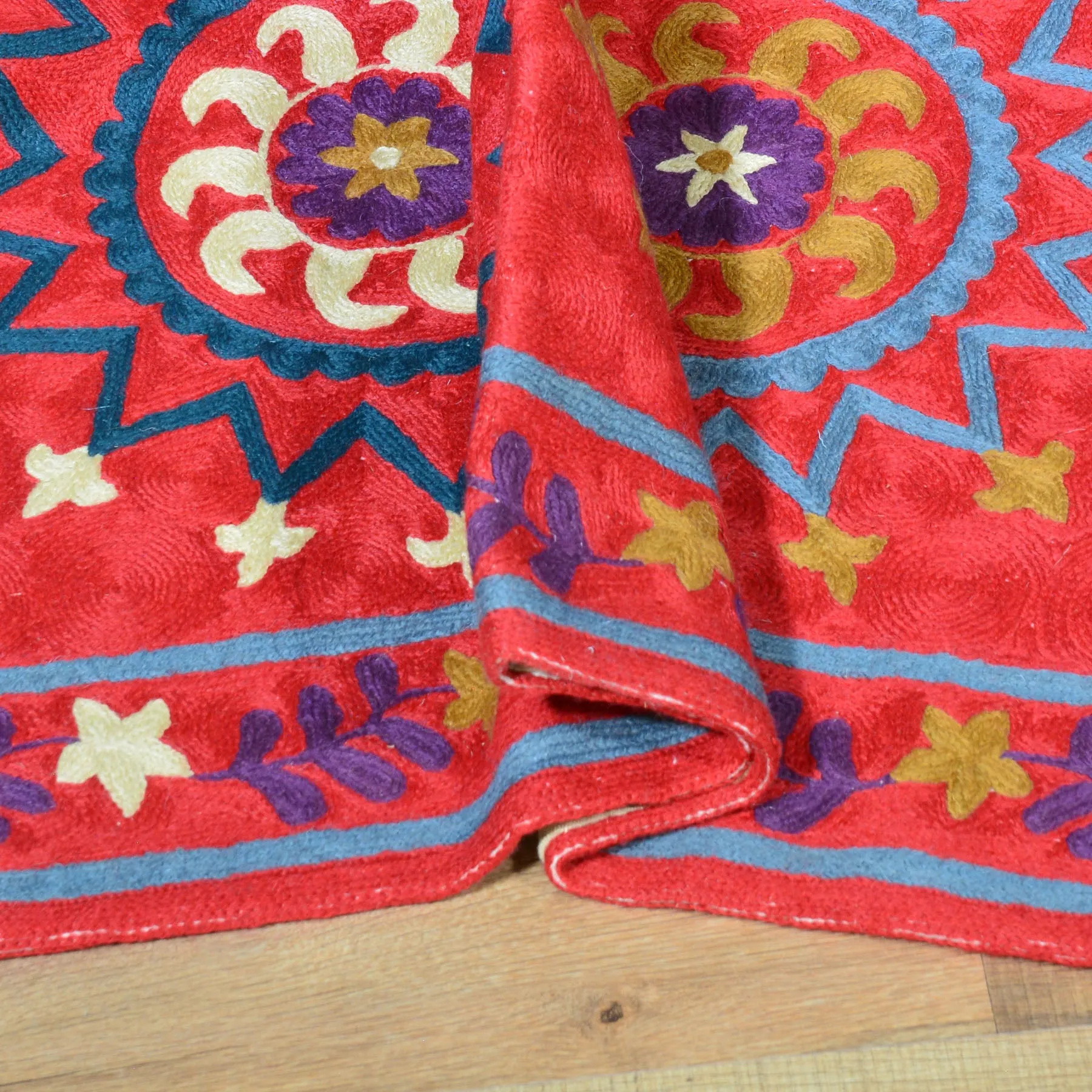 Chain-Stitched Fine India Handmade Wool Rug (Size 2.11 X 5.2) Cwral-7842