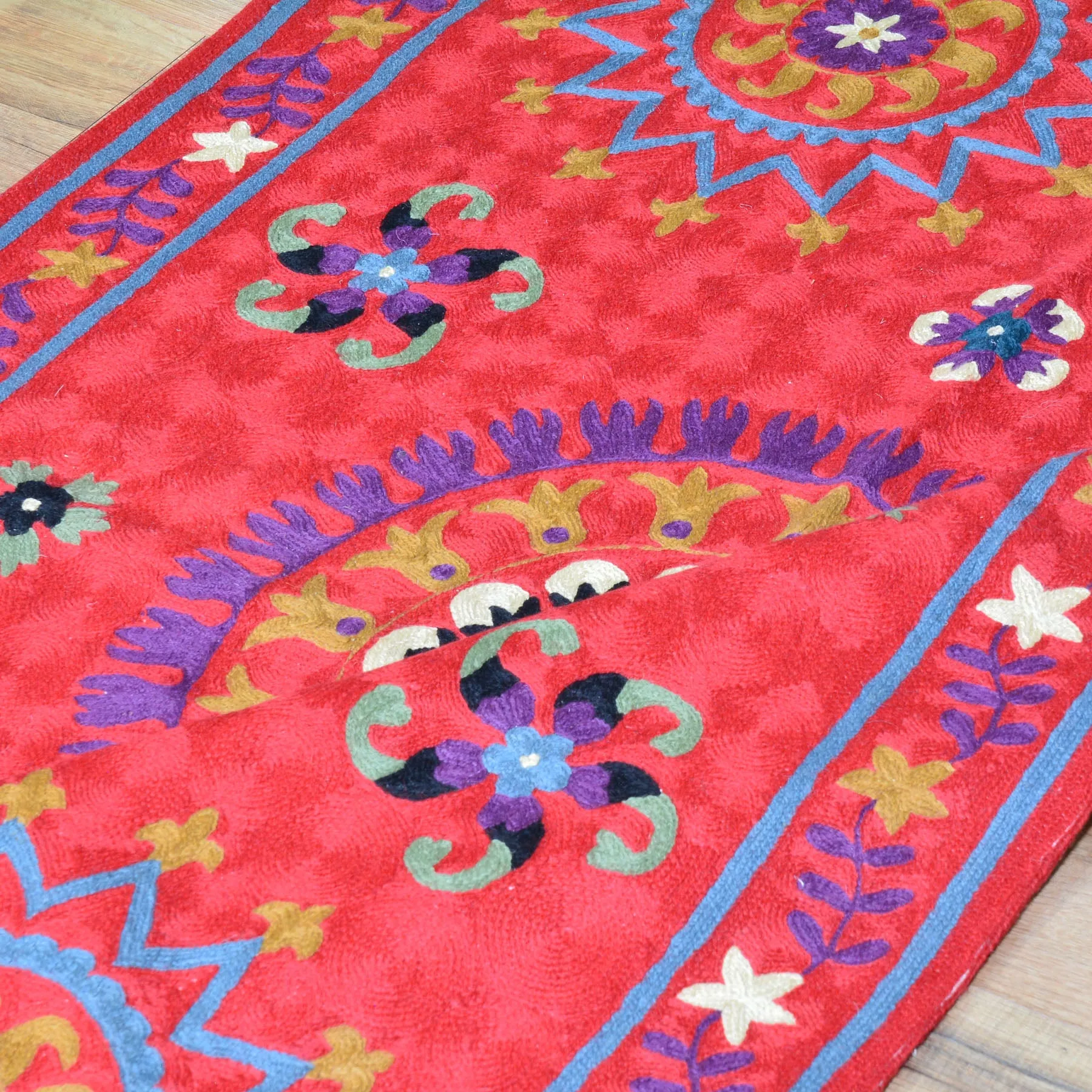 Chain-Stitched Fine India Handmade Wool Rug (Size 2.11 X 5.2) Cwral-7842