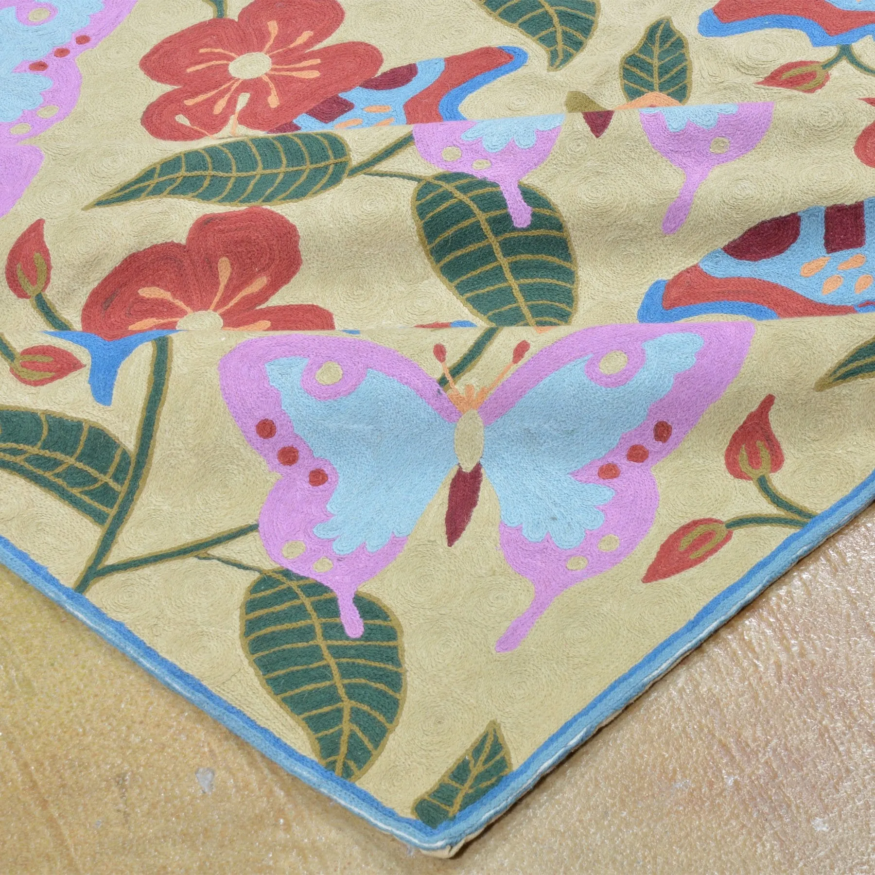 Chain-Stitched Kashmir Butterfly Handmade Wool Rug (Size 4.0 X 6.0) Brrsf-921
