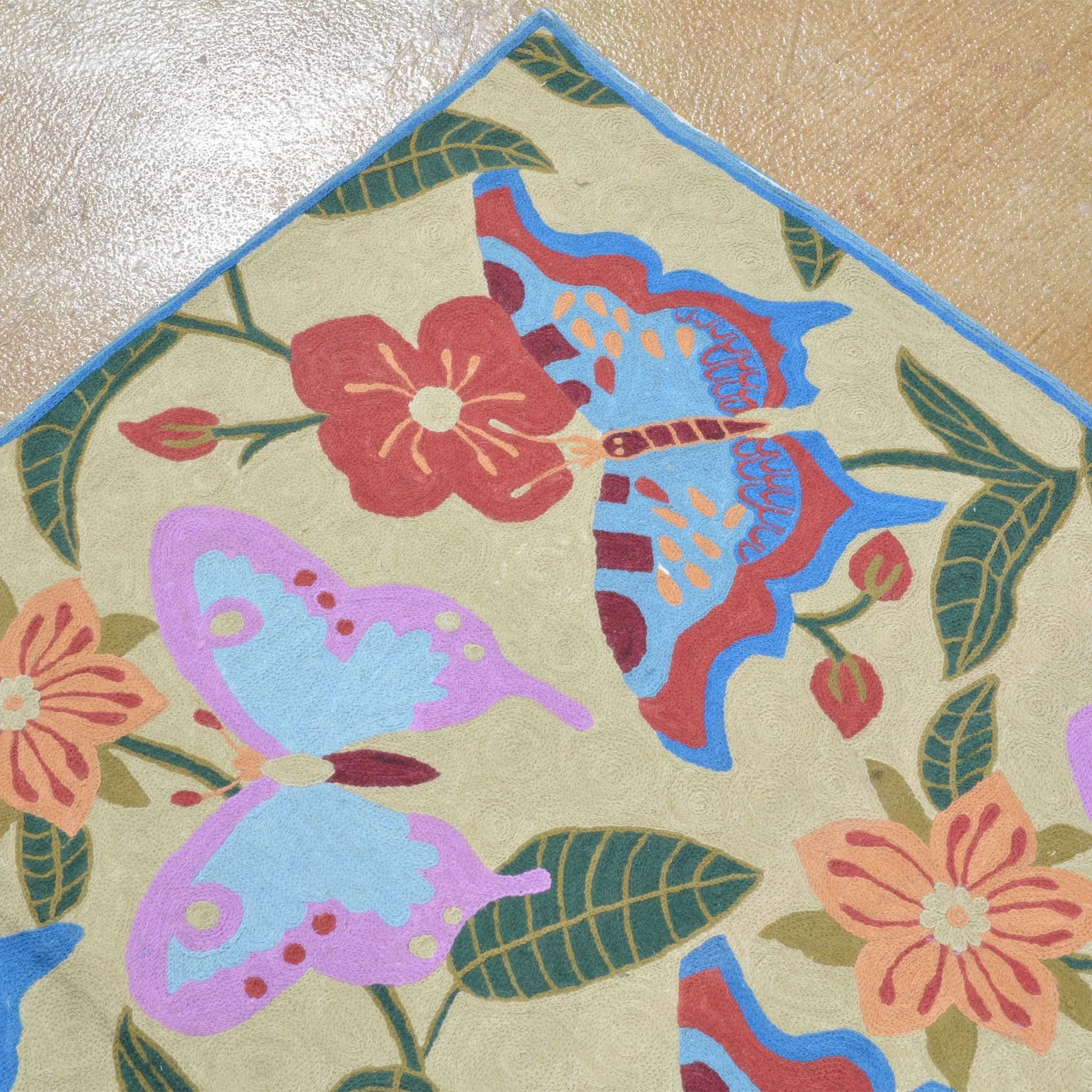 Chain-Stitched Kashmir Butterfly Handmade Wool Rug (Size 4.0 X 6.0) Brrsf-921