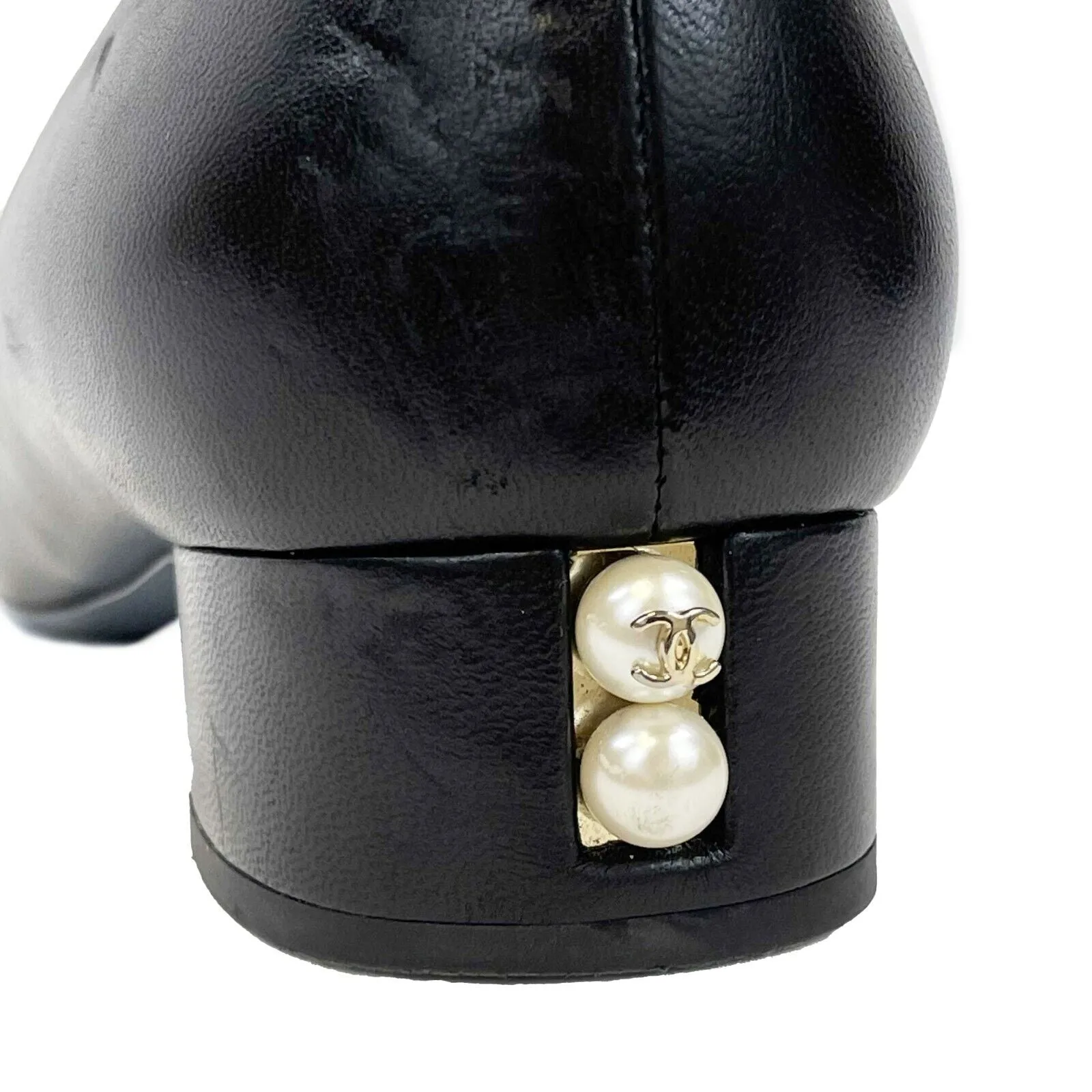 Chanel Black Lambskin Leather Pearl CC Logo Round Toe Low Block Heel Pump - 38/8