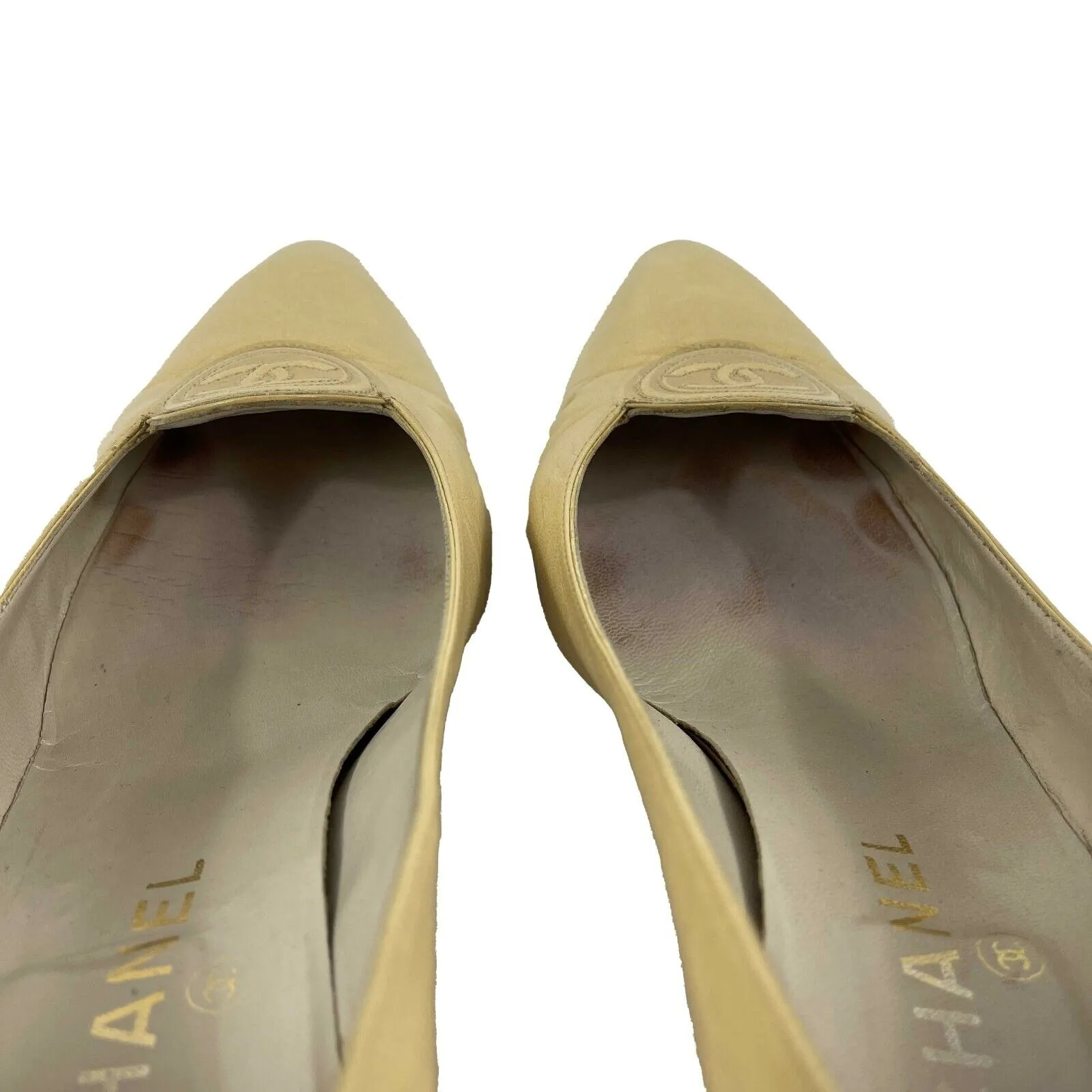 CHANEL - Leather CC Pointed Toe Pumps - Beige - 39 US 9
