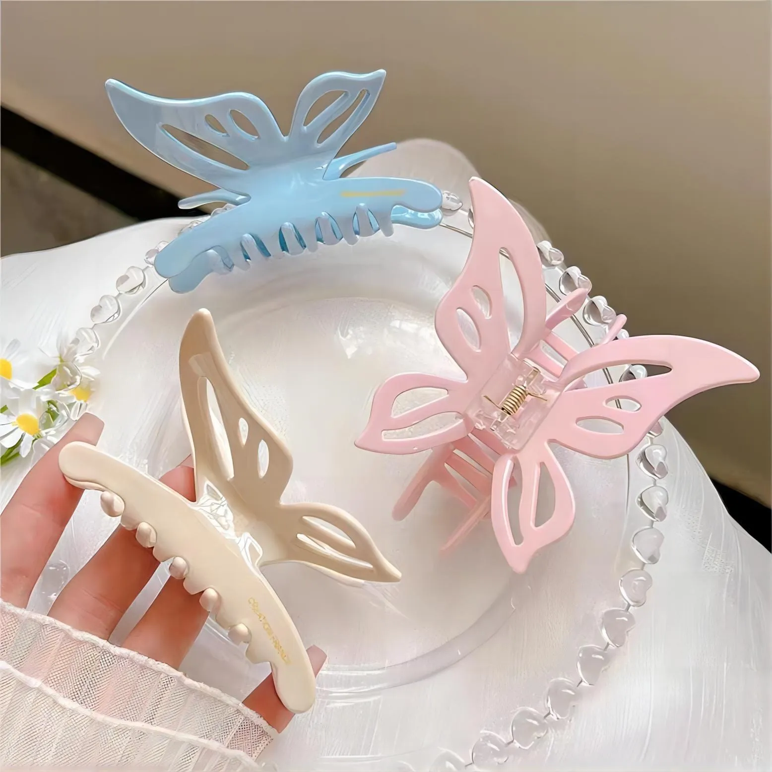 Chic Hollowed-out Butterfly Chignon Claw Clip Hair Clip