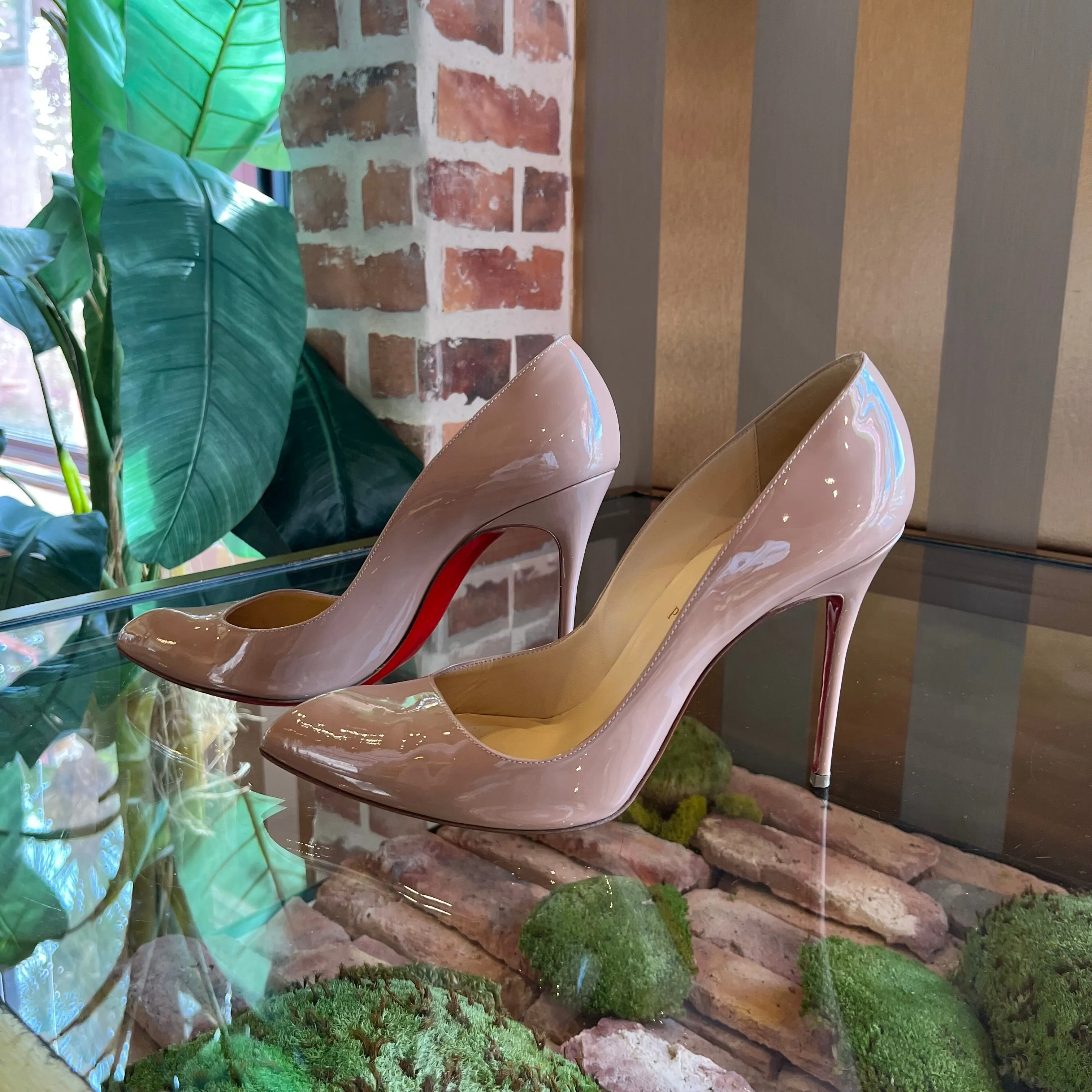 CHRISTIAN LOUBOUTIN Corneille 100 Patent Leather Heels Size 41
