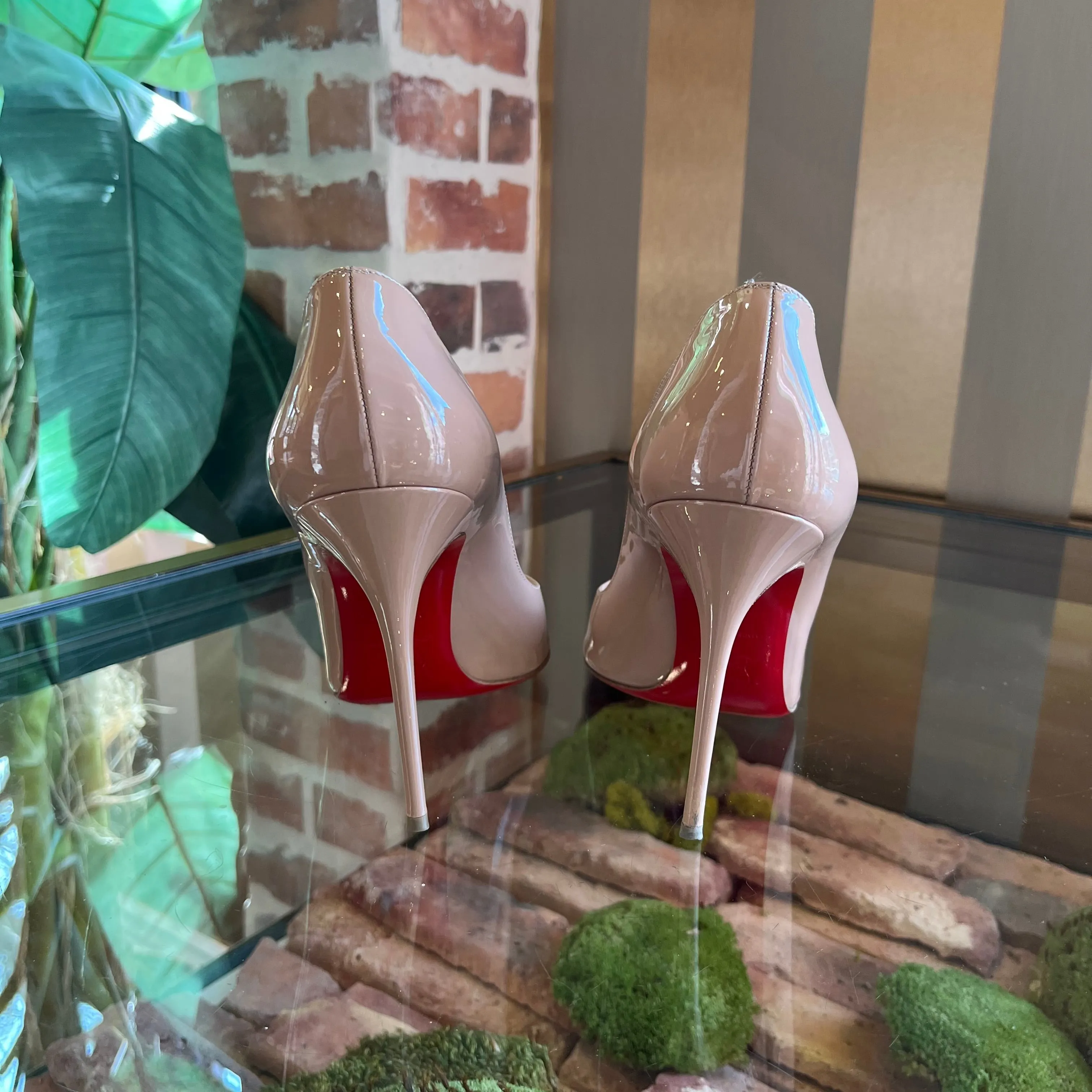 CHRISTIAN LOUBOUTIN Corneille 100 Patent Leather Heels Size 41