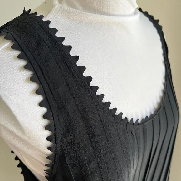 CLUB MONACO PLEATED TUNIC DRESS WITH SCALLOPED TRIM NECKLINE SIZE 6
