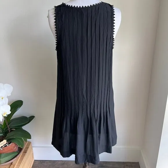 CLUB MONACO PLEATED TUNIC DRESS WITH SCALLOPED TRIM NECKLINE SIZE 6