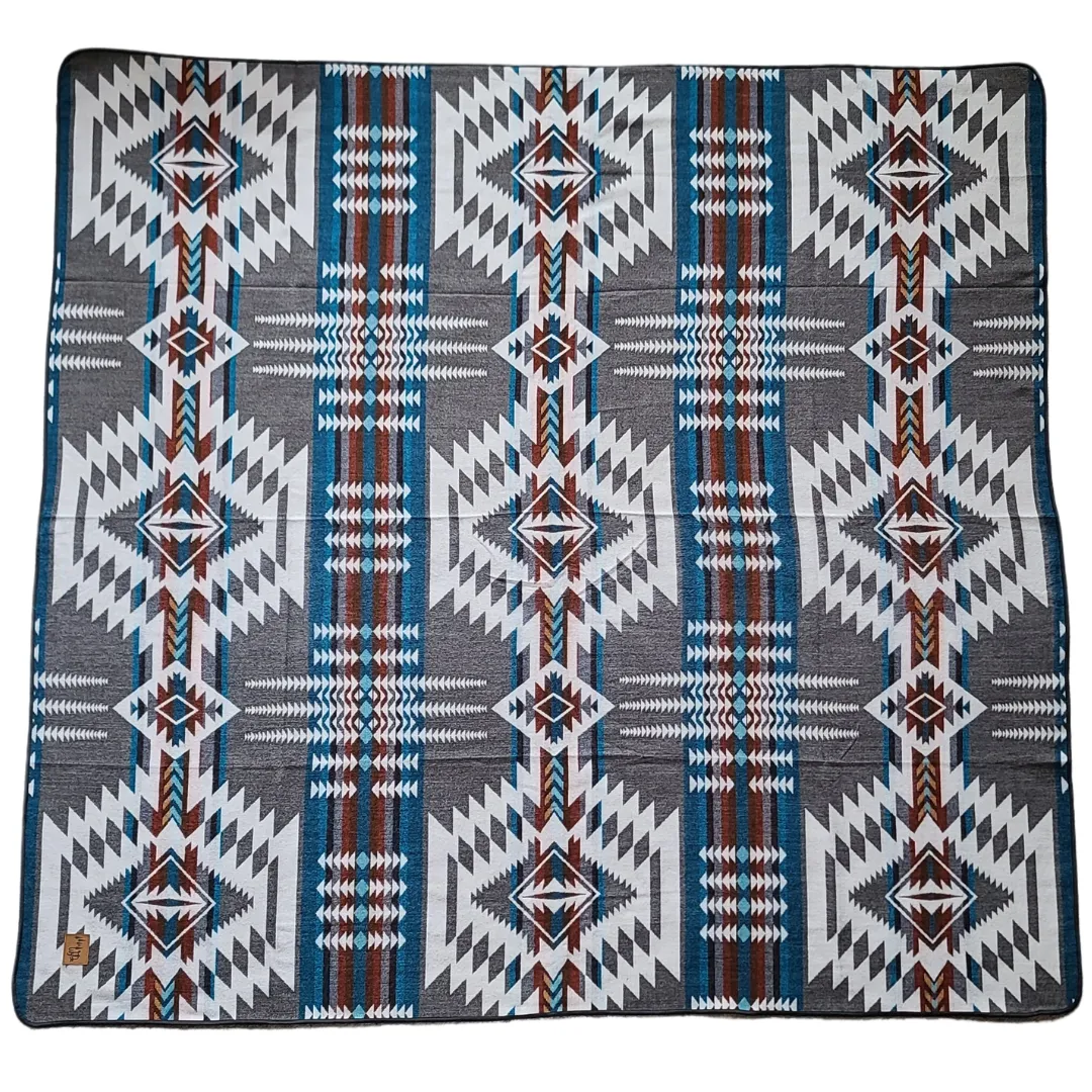 Cuenca Aztec Reversible Blanket  //  Grey/Teal/Red