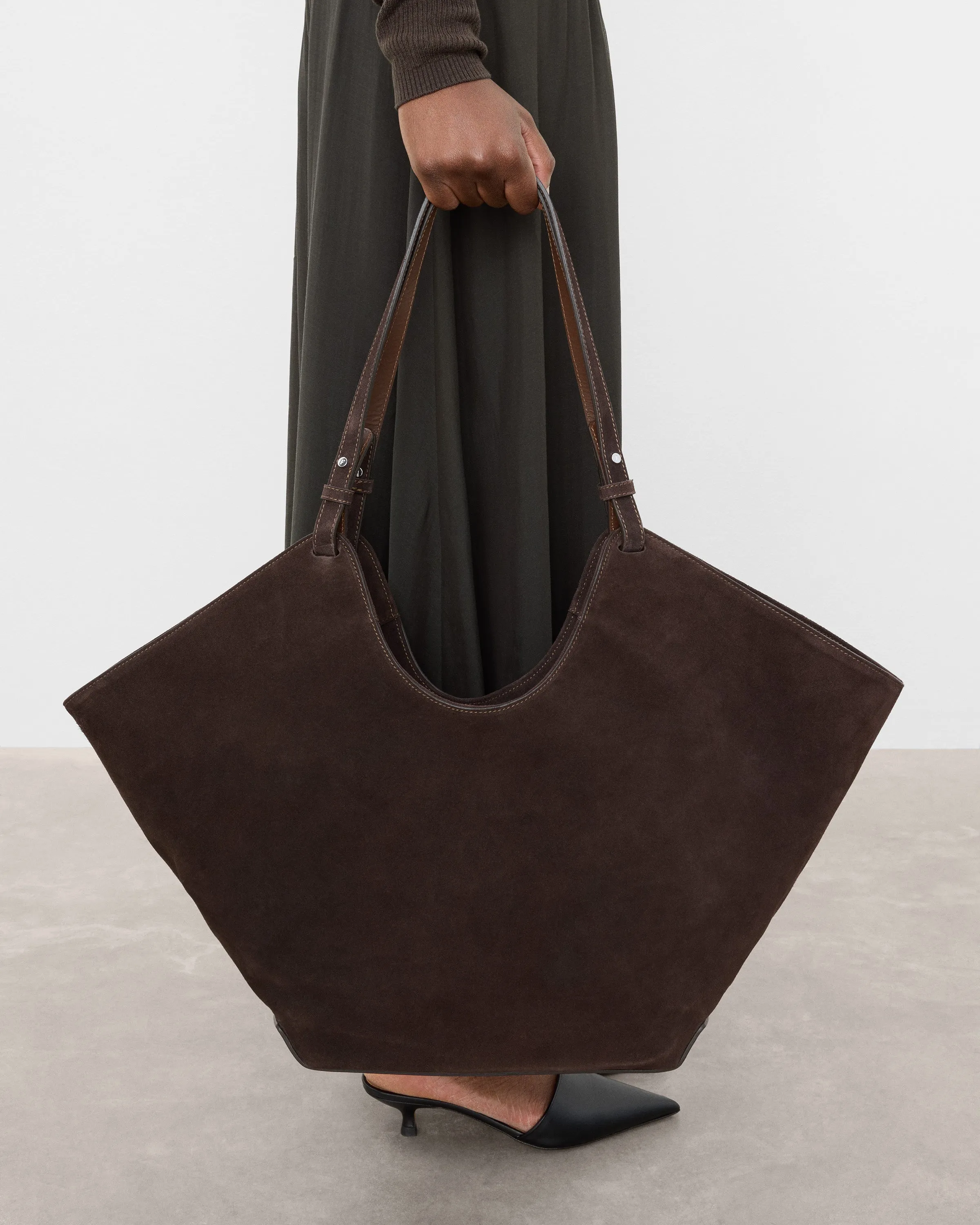 Dahlia Tote Bag Suede Chocolate