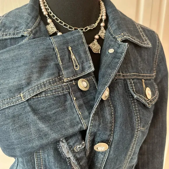 DRESSBARN ~ Women’s 3/4 sleeve jeweled buttons w/pockets blue jean jacket size S