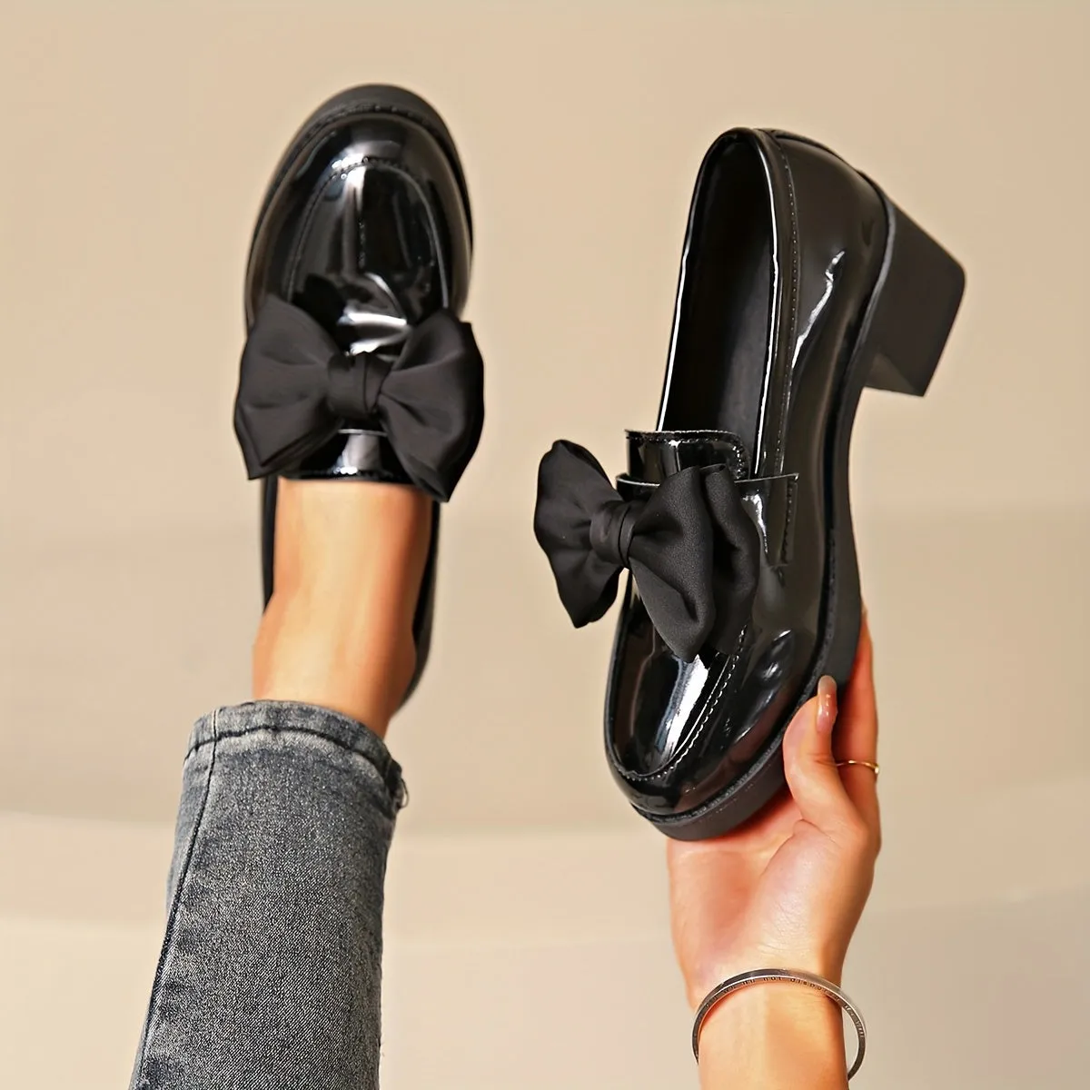 Fashionable Chunky-Heeled Flats with Bow