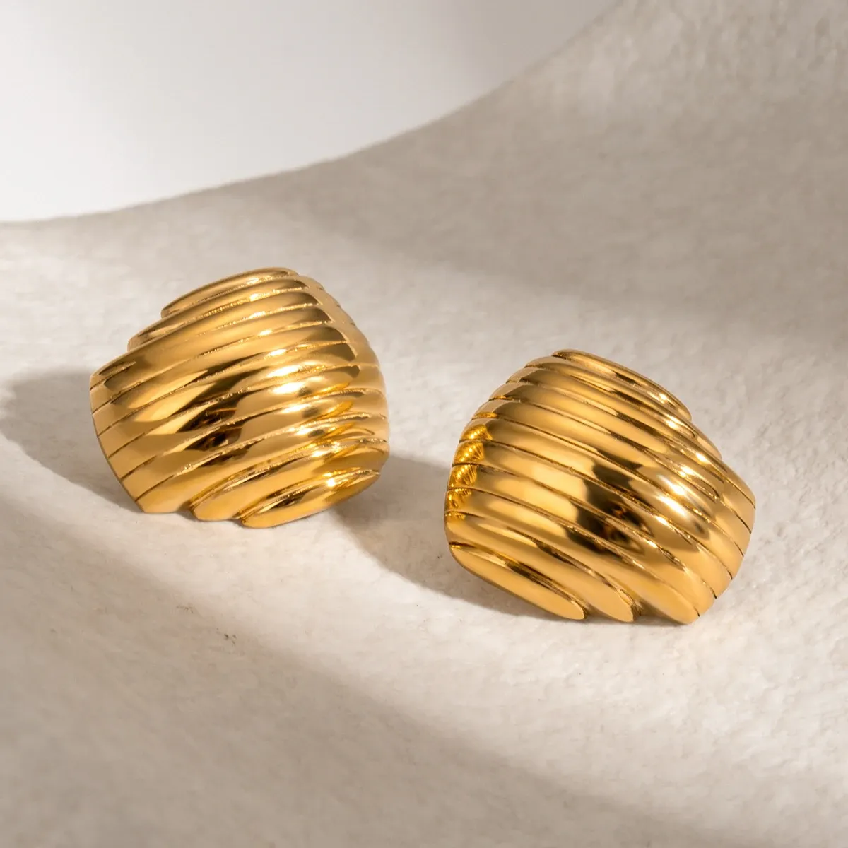 Geometric Minimalist Vertical Pleated Hollow Half Round Earrings