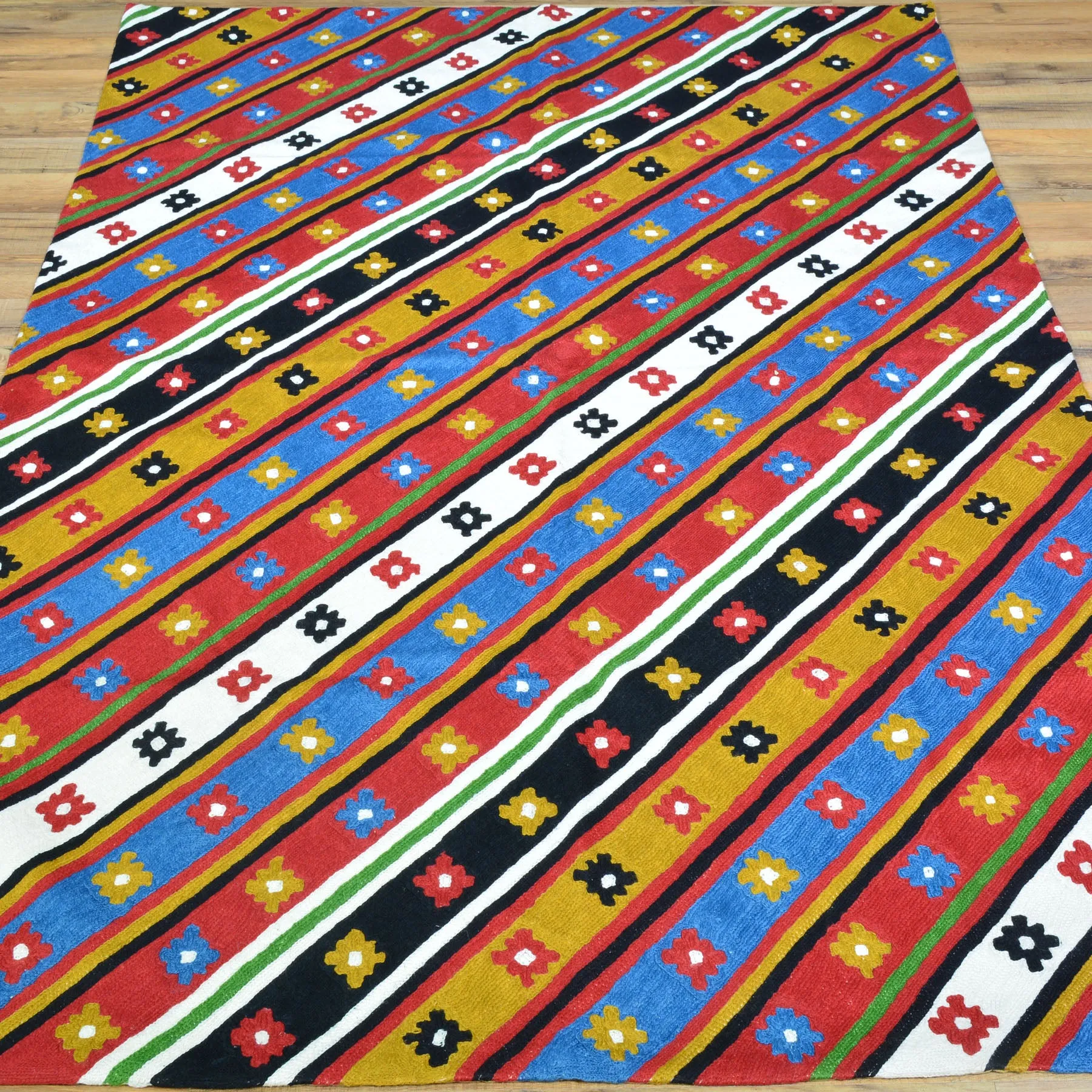 Hand-Woven Kashmiri Chain-Stitched Handmade Wool Rug (Size 3.11 X 5.11) Cwral-9297