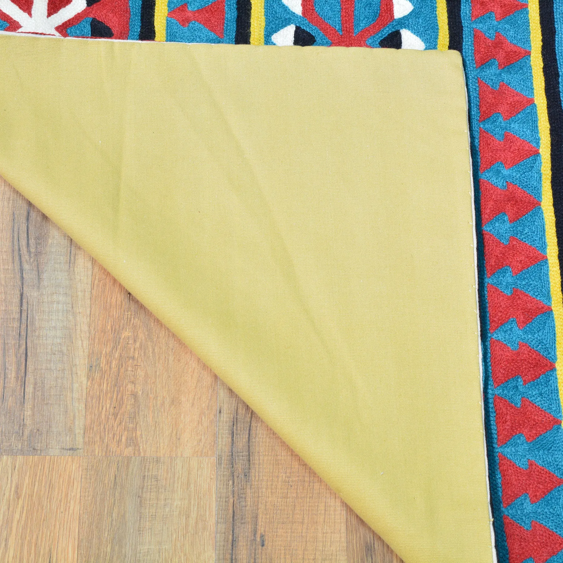 Hand-Woven Kashmiri Chain-Stitched Handmade Wool Rug (Size 3.11 X 6.0) Cwral-9291