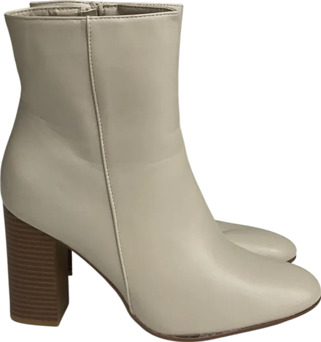 Ideal shoes Cream Round Toe Stacked Heel Ankle Boots UK 6 EU 39 👠