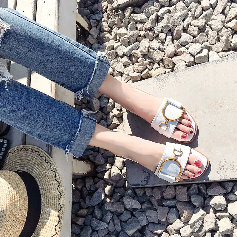 INSTOCK- Women fashionable all-match outdoor wear flip flops flat