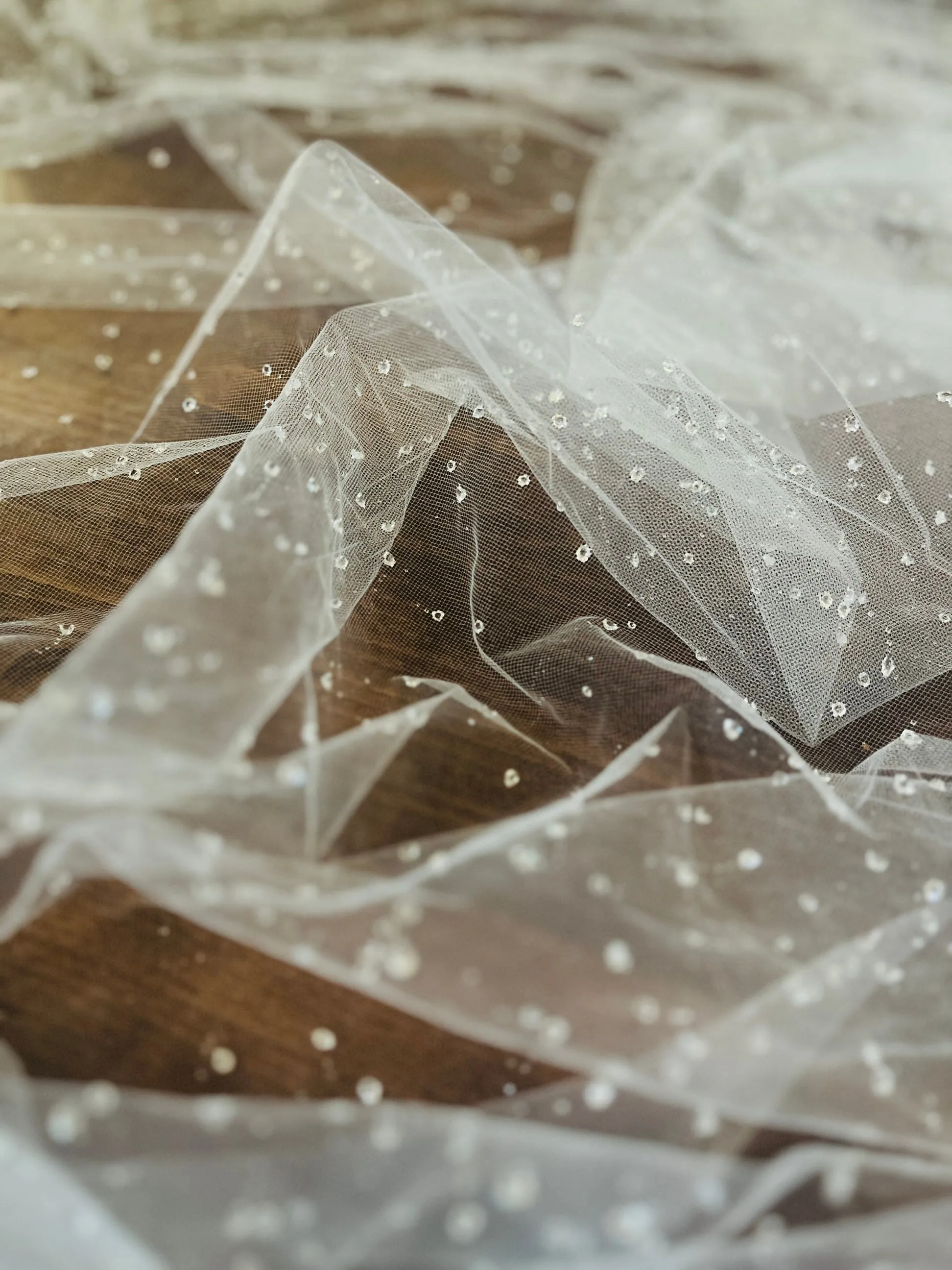 Ivory Dew Drop Wedding Veil, Sofia Richie Resin Droplet