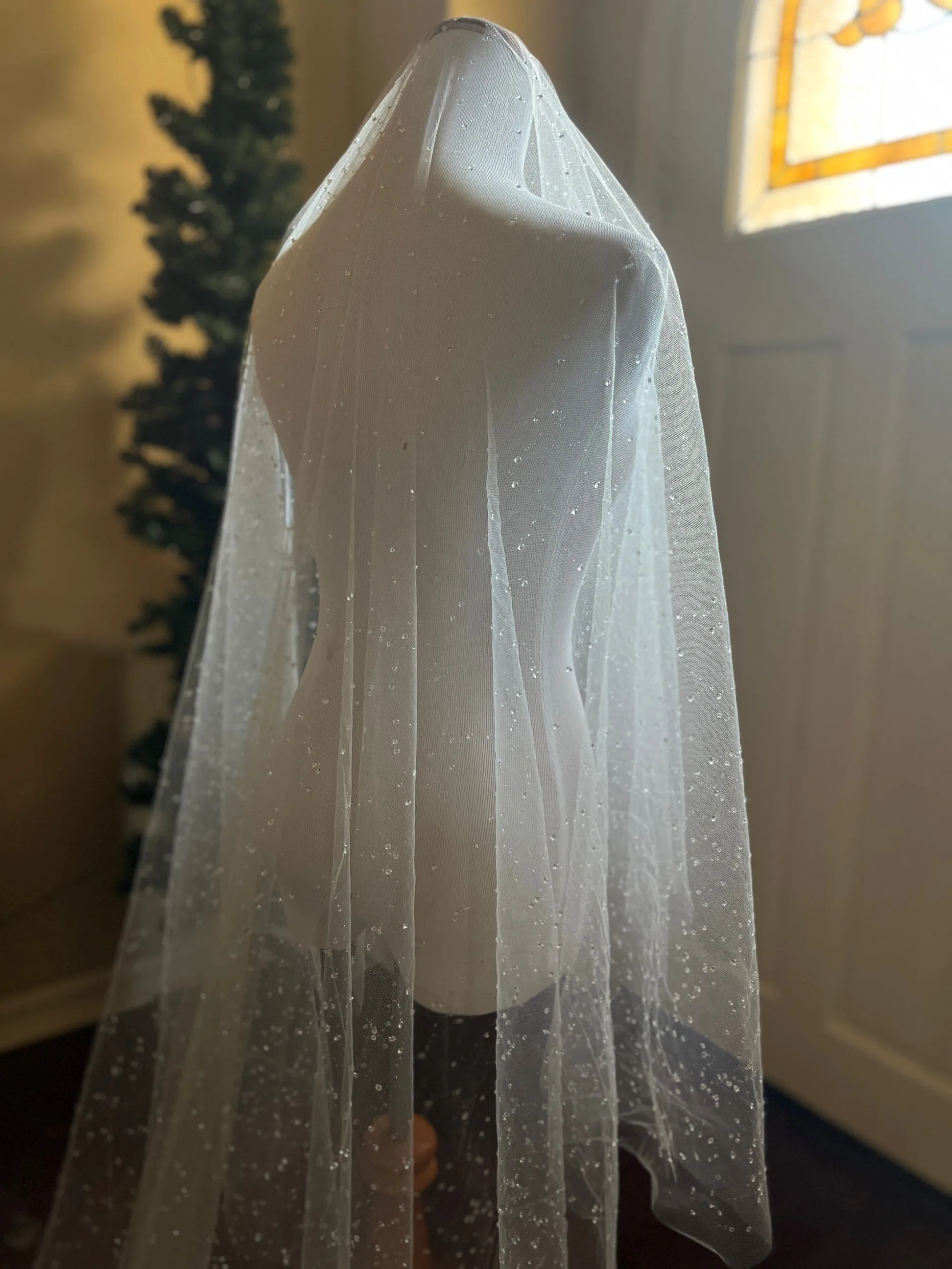 Ivory Dew Drop Wedding Veil, Sofia Richie Resin Droplet