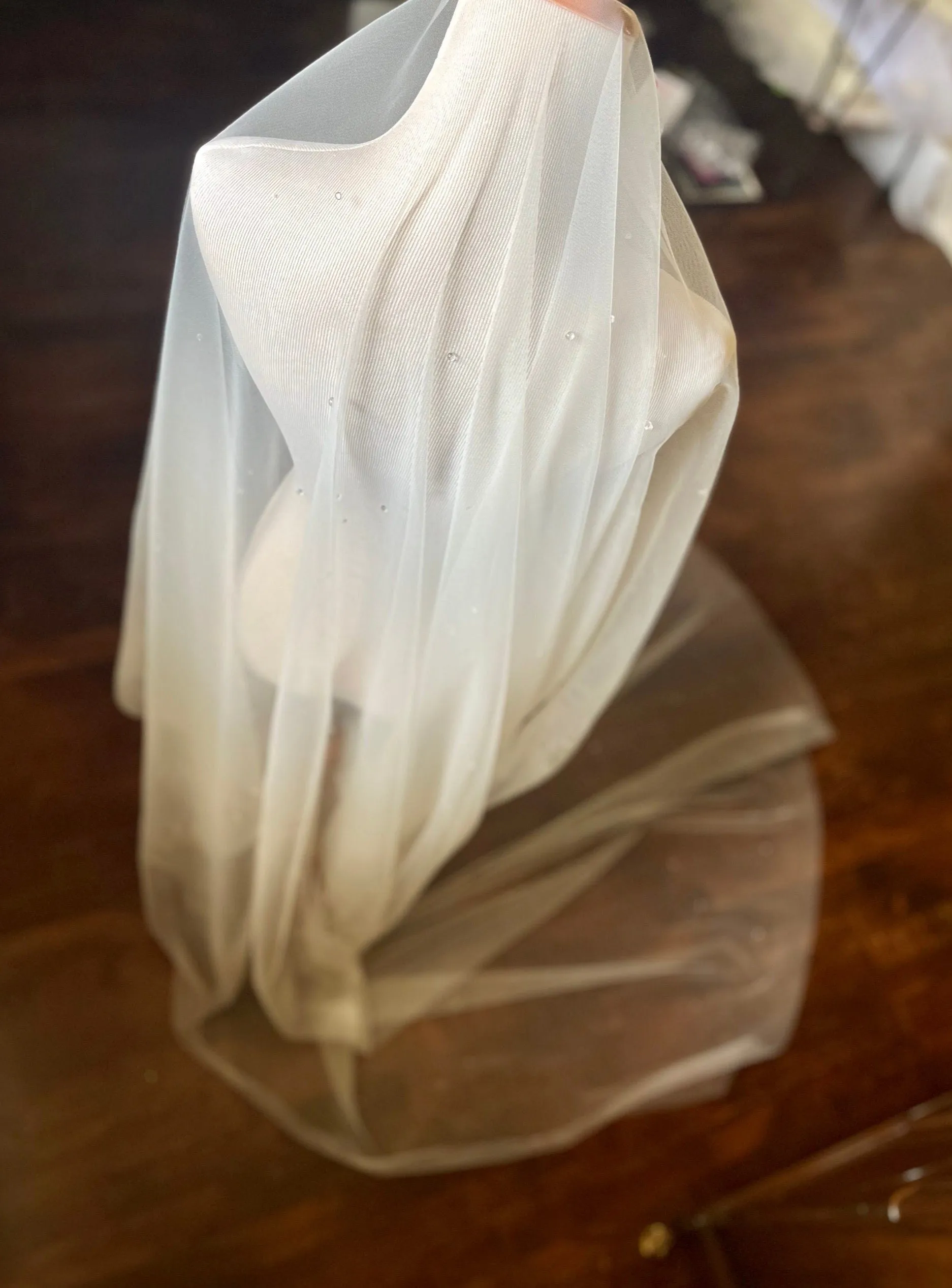 Ivory Dew Drop Wedding Veil, Sofia Richie Resin Droplet