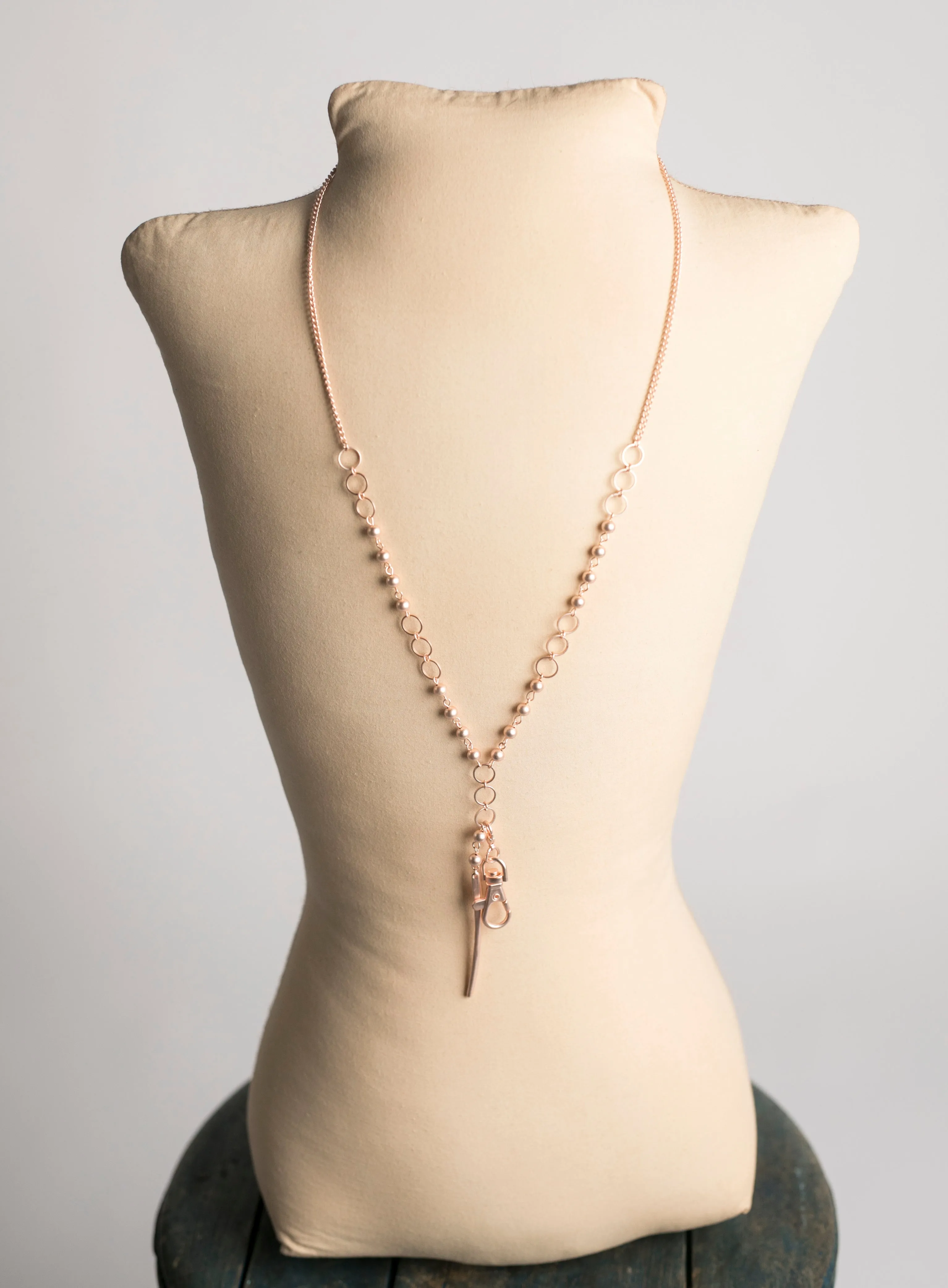 Jill Spear Pendant "y" (matte Rose Gold)