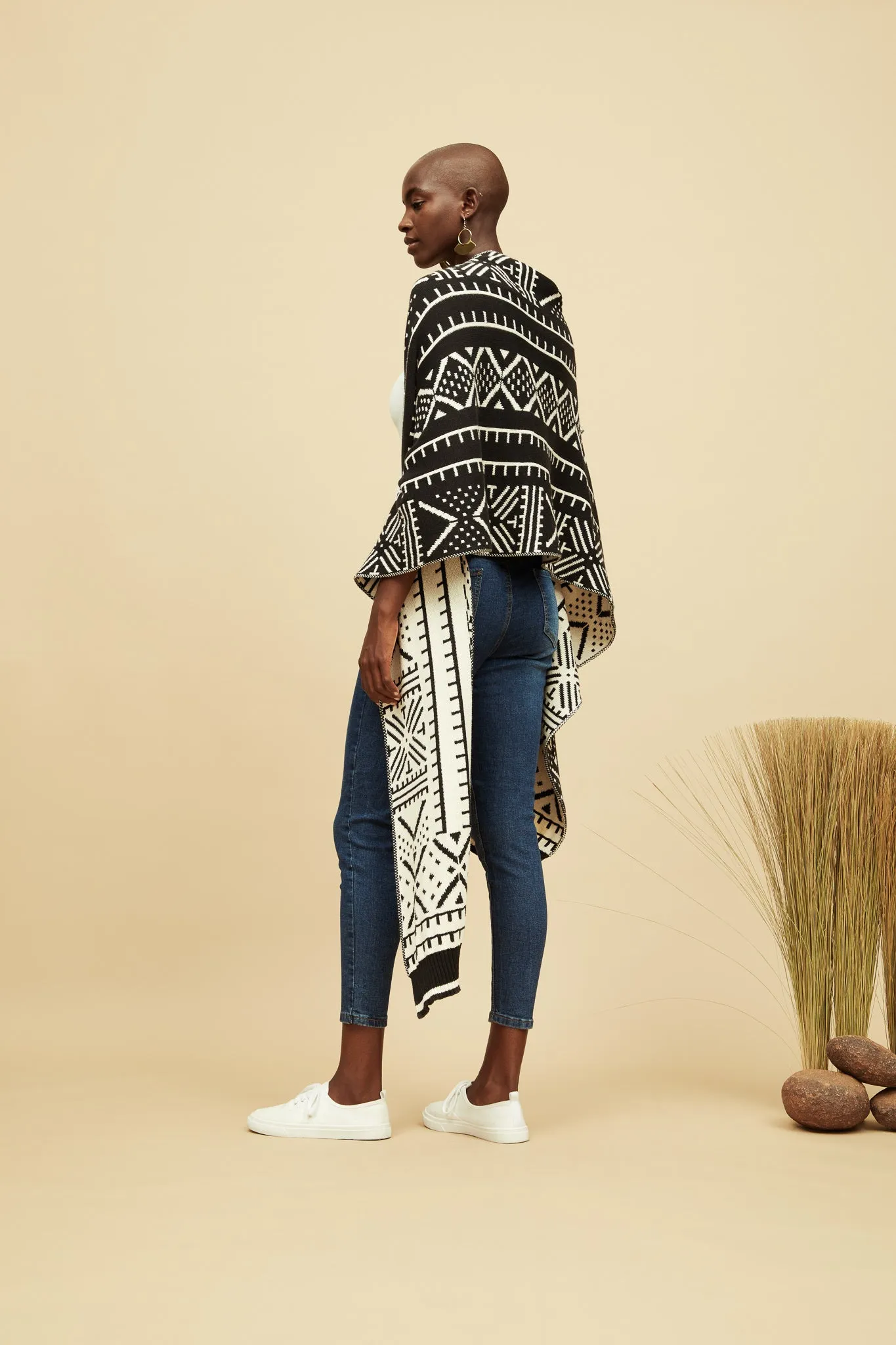 Kichana Wrap - Black Ecru