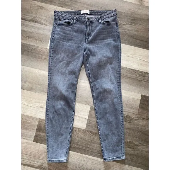 Lafayette 148 &quot;L148 DENIM MERCER SKINNY JEAN&quot; in Gray, Size 12 / 31, MSRP $498