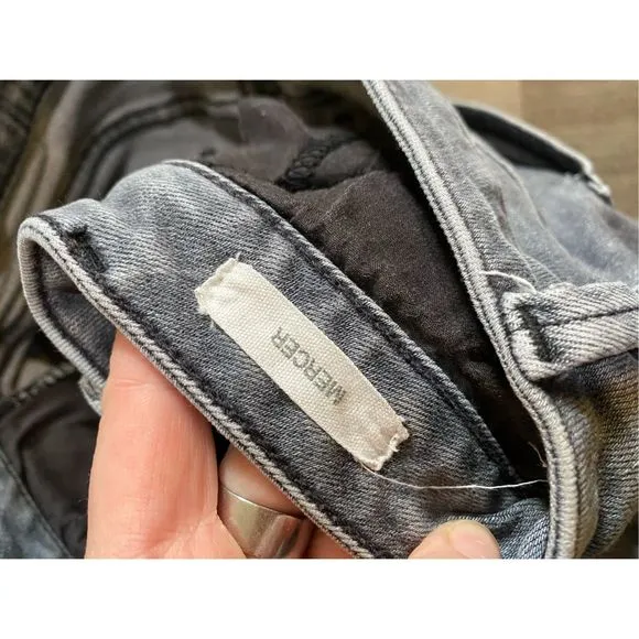 Lafayette 148 &quot;L148 DENIM MERCER SKINNY JEAN&quot; in Gray, Size 12 / 31, MSRP $498
