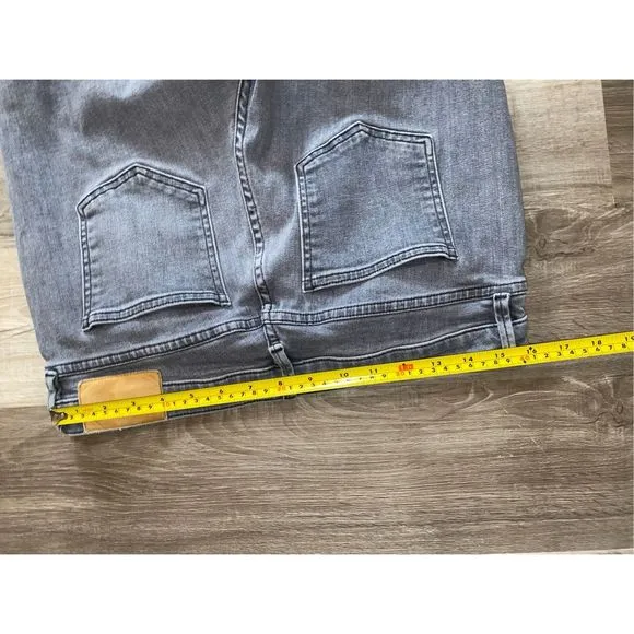 Lafayette 148 &quot;L148 DENIM MERCER SKINNY JEAN&quot; in Gray, Size 12 / 31, MSRP $498