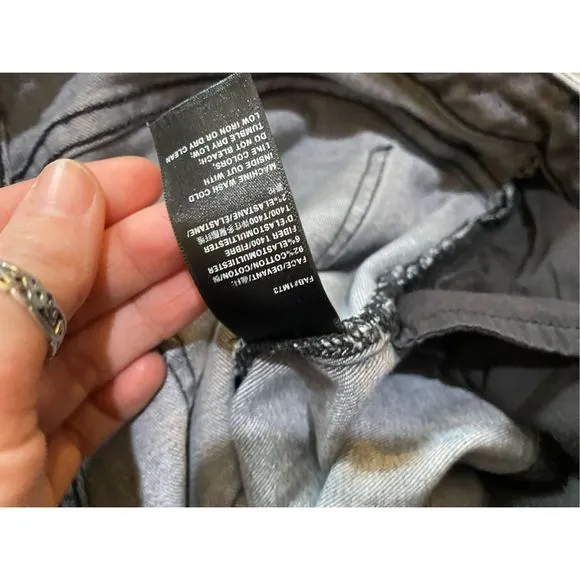 Lafayette 148 &quot;L148 DENIM MERCER SKINNY JEAN&quot; in Gray, Size 12 / 31, MSRP $498