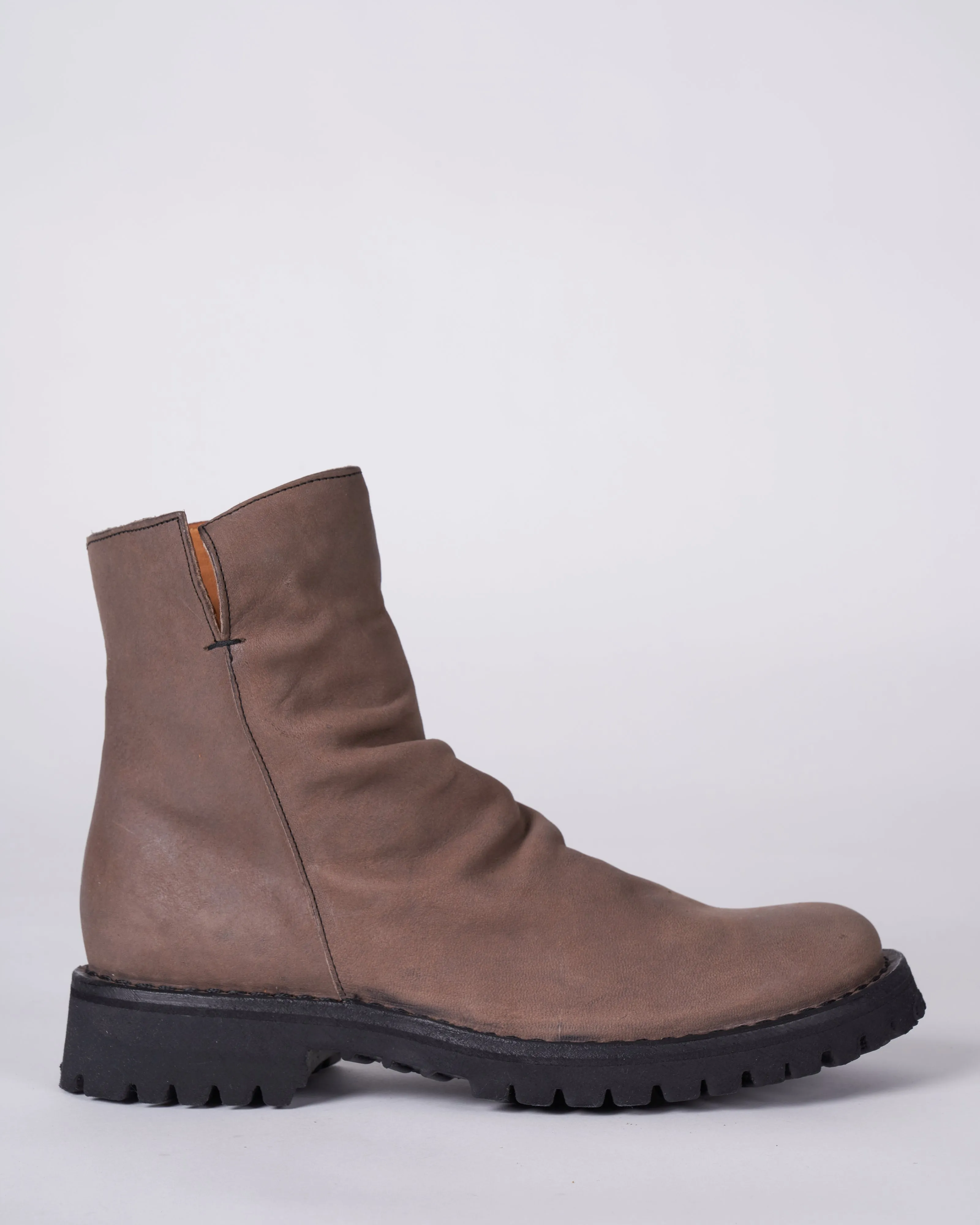 leather upper boot - side zip - lug rubber sole - bandolero pedra
