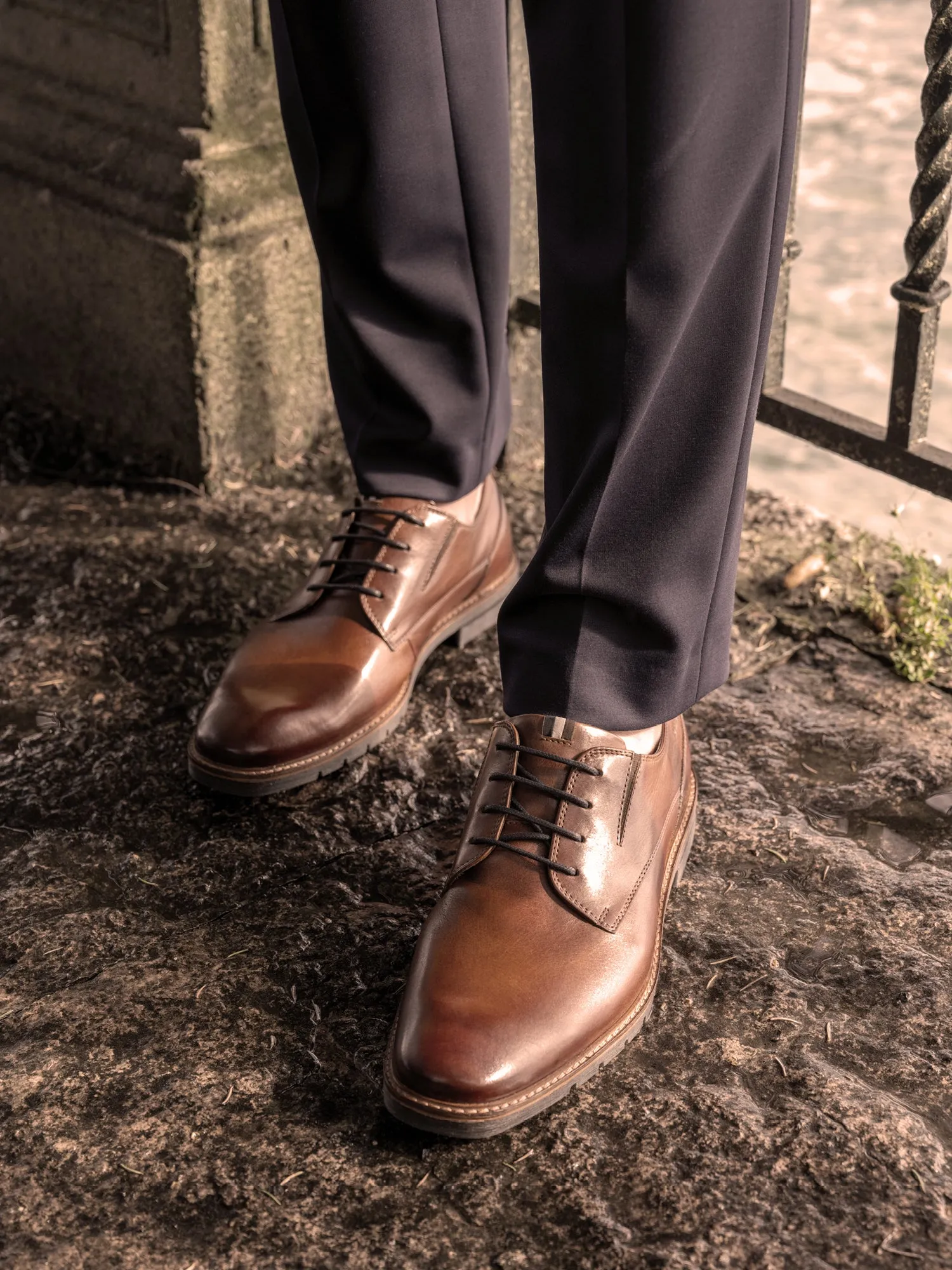 Leder Business Schnürer cognac