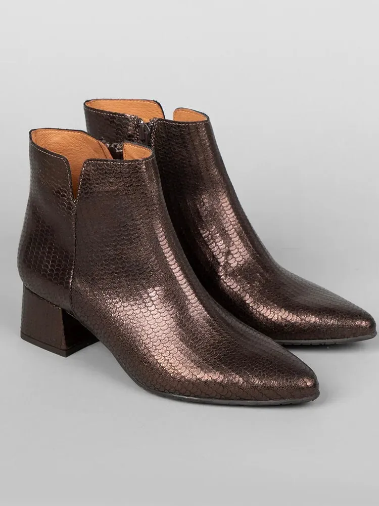 LEISEL BOOTS IN DARK BROWN